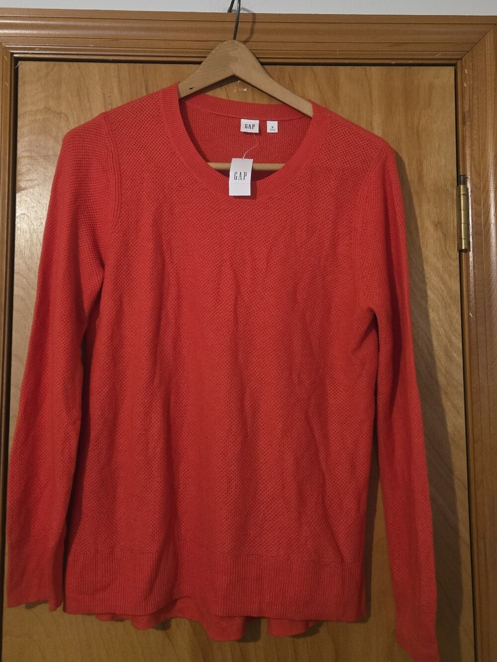 GAP Women's Red Scoop Neck Sweater Size M NWT